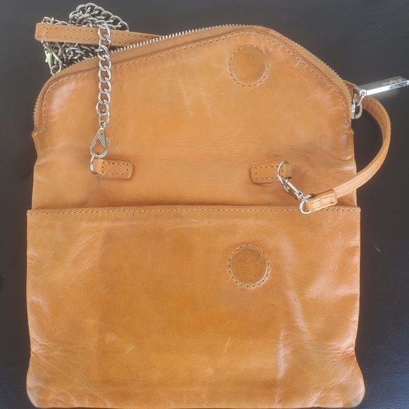 Hobo The Original Envelope Style Convertible Crossbody Clutch Leather Bag. - Picture 6 of 14